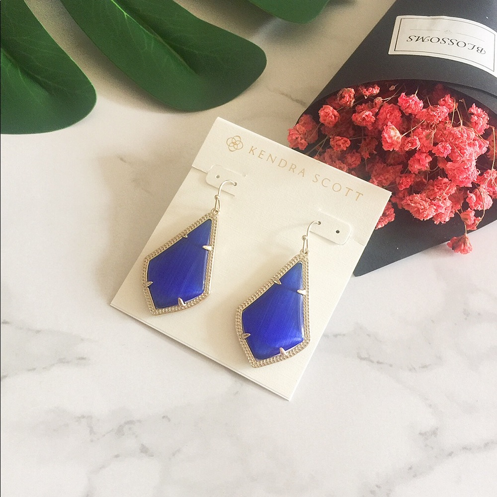 🎉Sale🎉 Kendra Scott beautiful earrings